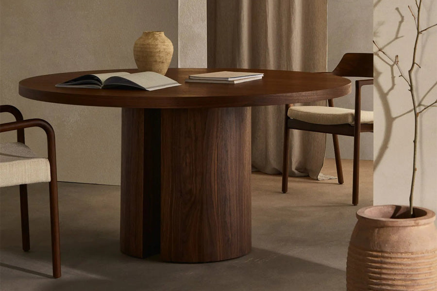 Sechs clevere Ideen für multifunktionale Möbel: platzsparende Lösungen für kleine Wohnungen – Klappbare Esstische, Schlafsofas, Stauraumbetten.