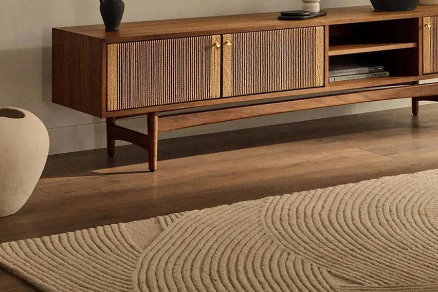 Perfekter Teppich fürs Sofa – Tipps zur Grösse, Farbe & Stil