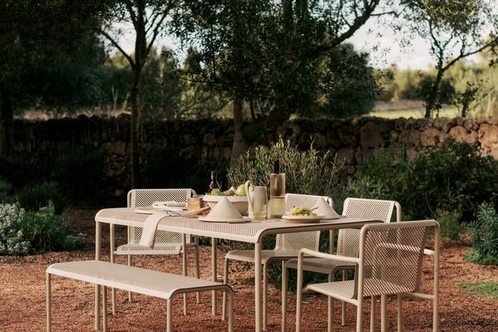 Robuste Outdoor-Möbel für Alltagstauglichkeit: Entdecke langlebige Materialien, ergonomisches Design und pflegeleichte Lösungen für entspannten Gartenkomfort.