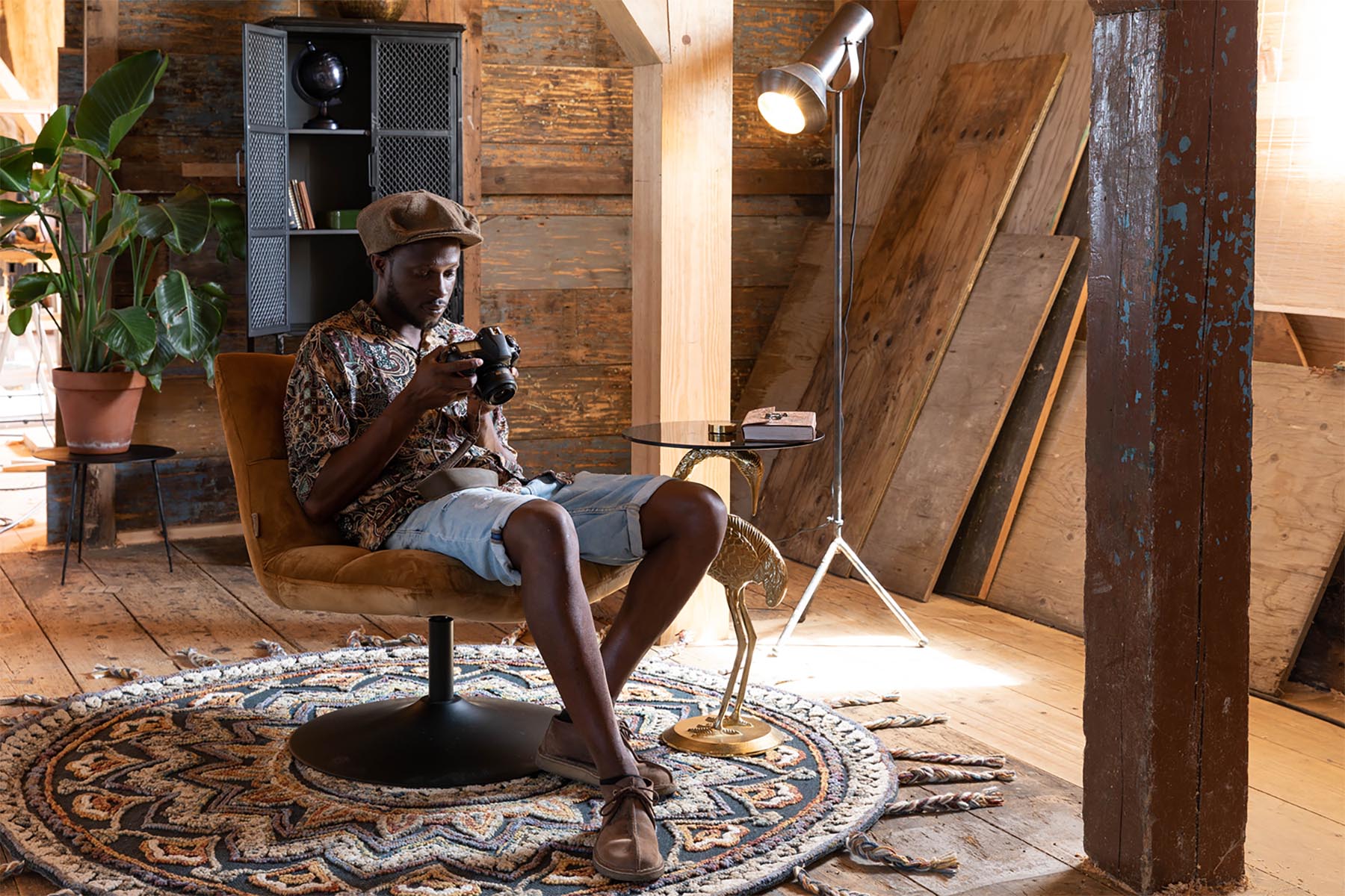 Dutchbone verbindet traditionelles Handwerk mit modernem Design: einzigartige Möbel, Beleuchtung und Accessoires für ein charaktervolles Zuhause.