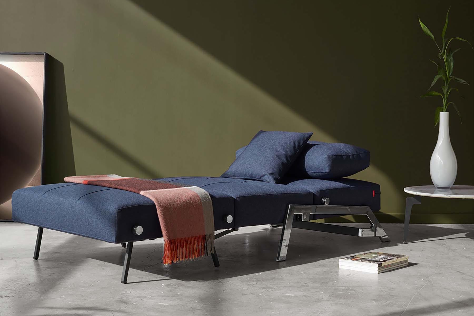 Innovation Living: Skandinavisches Design trifft multifunktionale Schlafsofas, ideal für modernes, platzsparendes Wohnen.