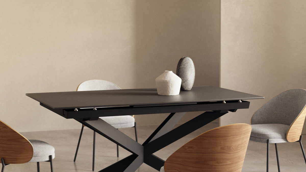 Elegante Atminda Kollektion von Kave Home: stilvolle Möbel und Accessoires in harmonischen Farben und modernem Design.