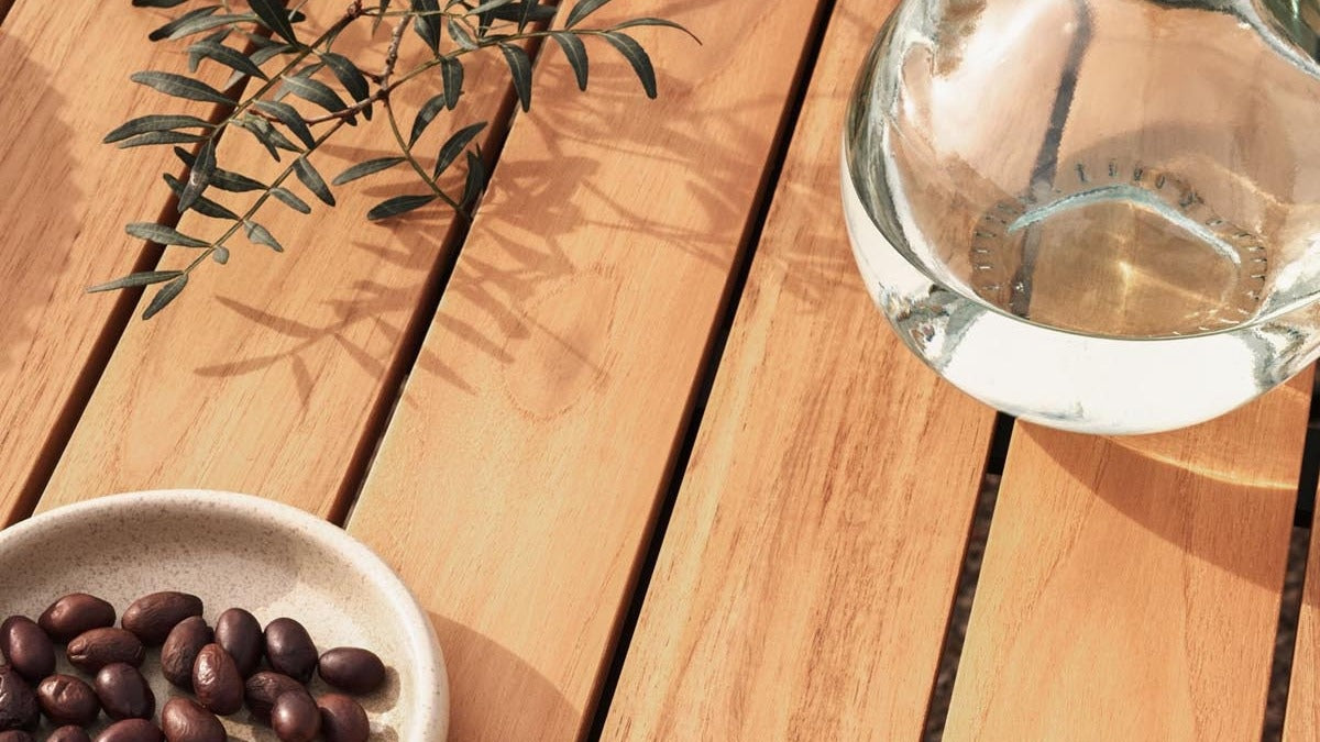Elegante Brenna Kollektion von Kave Home: stilvolle Möbel mit modernem Design und warmen Holztönen.