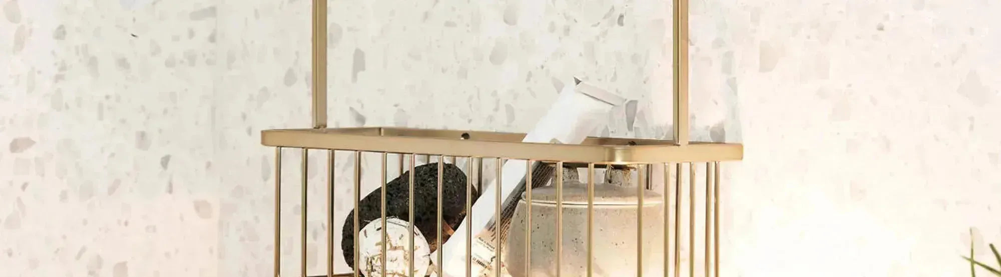 Entdecke die eleganten Wandregale der Bath-Serie von House Doctor. Minimalistisches Design für dein Badezimmer, funktional und stilvoll.