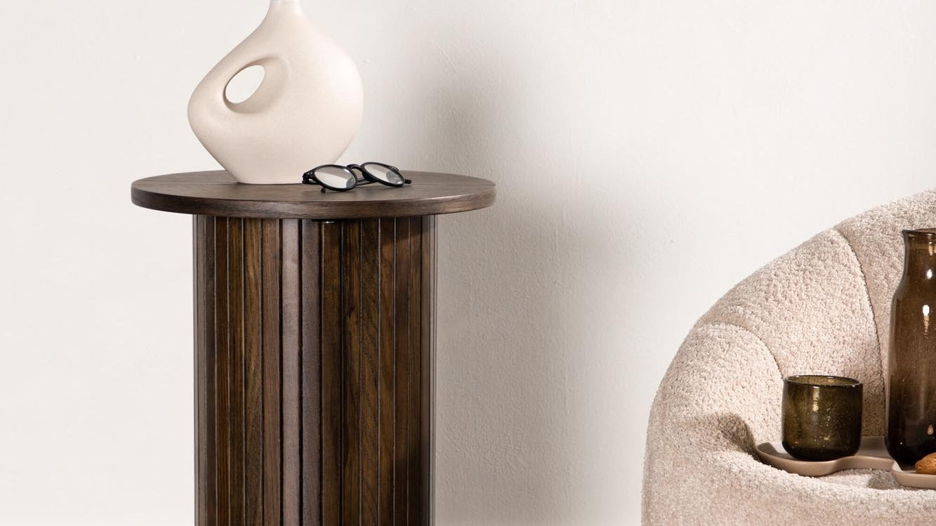 Entdecke die elegante Tischserie Bianca von Venture Home. Hochwertige Materialien, zeitgemäßes Design und pflegeleichte Oberflächen für dein Zuhause.