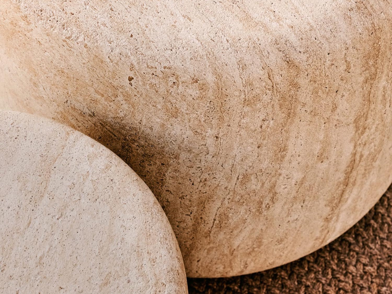 Elegante Drasi Kollektion von Kave Home: stilvolle Möbel und Accessoires in harmonischen Farben für modernes Wohnen.