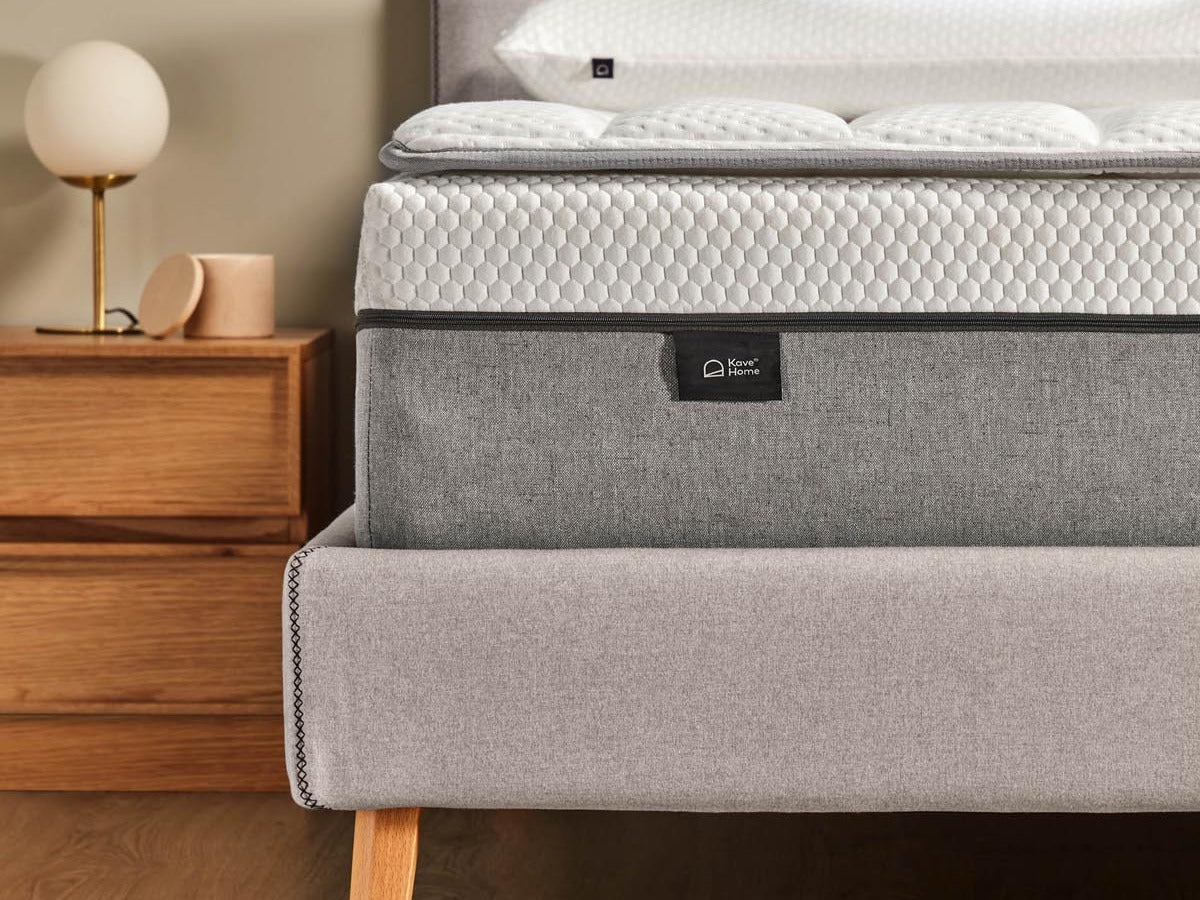 Elegante Möbel der Eva Kollektion von Kave Home, modernes Design, stilvolle Farben und hochwertige Materialien.