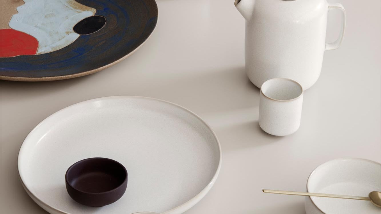 Fein Accessoires von Ferm Living: minimalistisches, skandinavisches Design in erdigen Tönen; hochwertige Verarbeitung, zeitlose Eleganz für Zuhause.