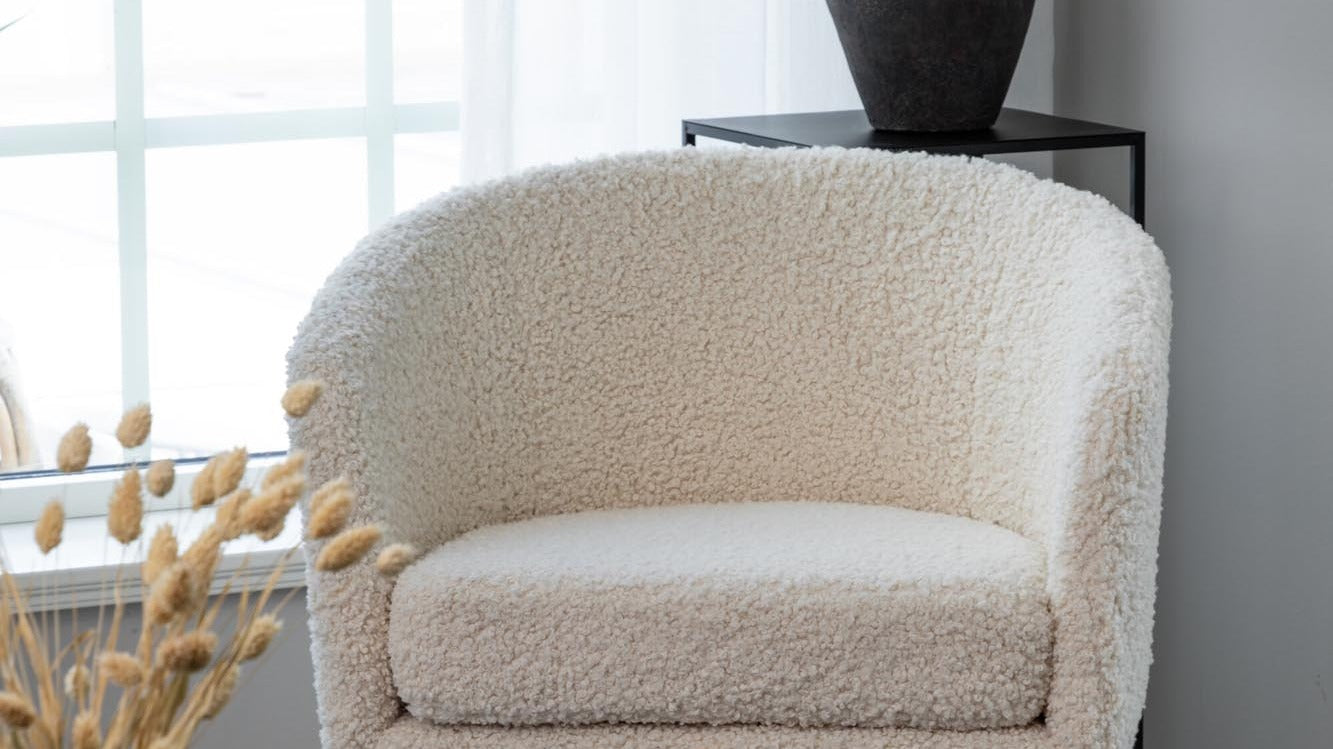 Entdecke die Fluffy Sessel für Kinder von Venture Home! Gemütlichkeit, fröhliche Farben und pflegeleicht – ideal für jedes Kinderzimmer!