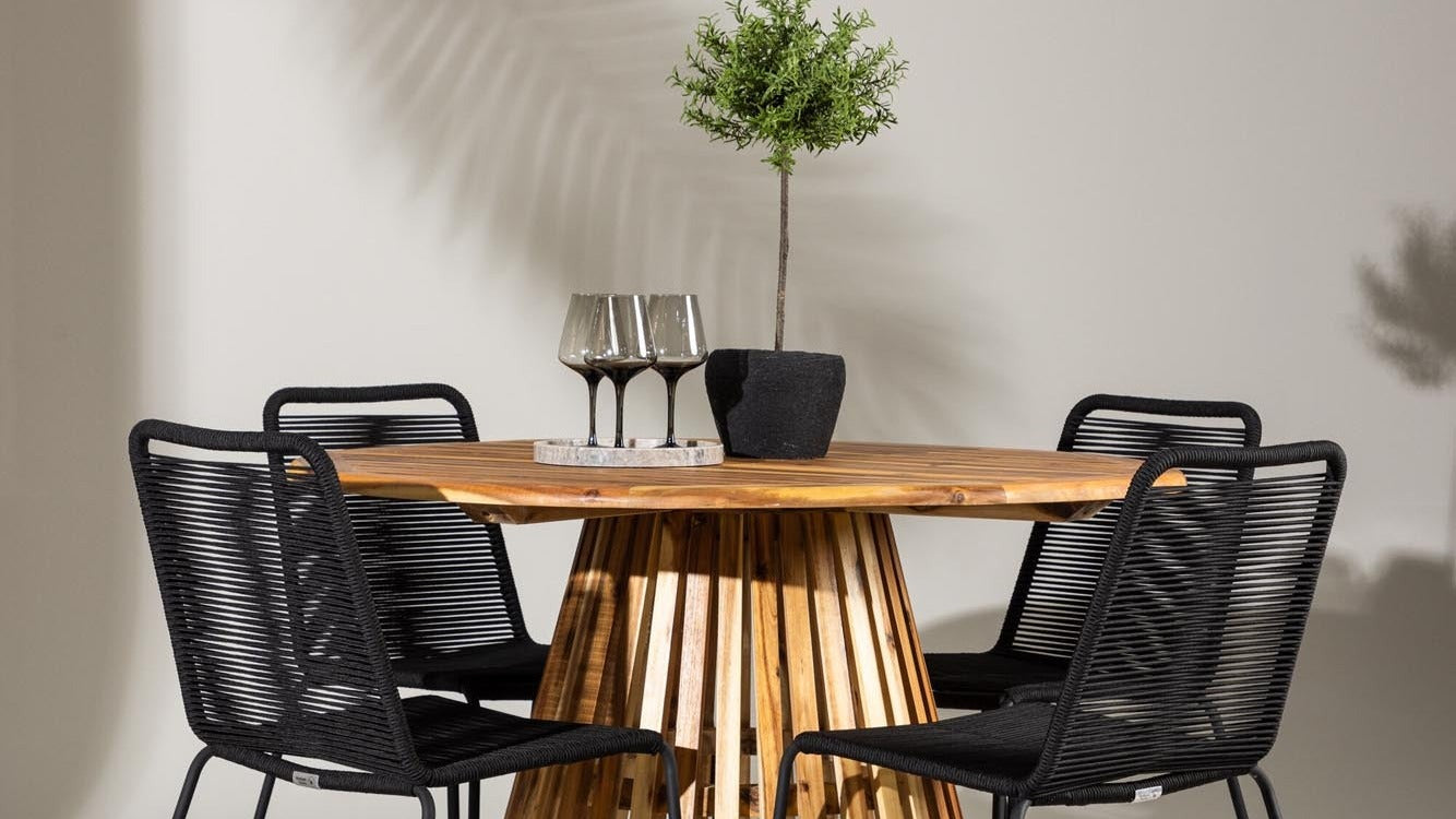 Entdecke die Lindos Outdoor-Möbel von Venture Home: stilvolles Design, hochwertige Materialien und Komfort für entspannte Stunden im Freien.