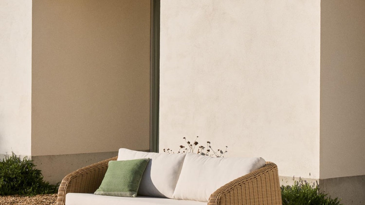 Elegante Meria Kollektion von Kave Home: stilvolle Möbel mit modernem Design und warmen Holztönen.