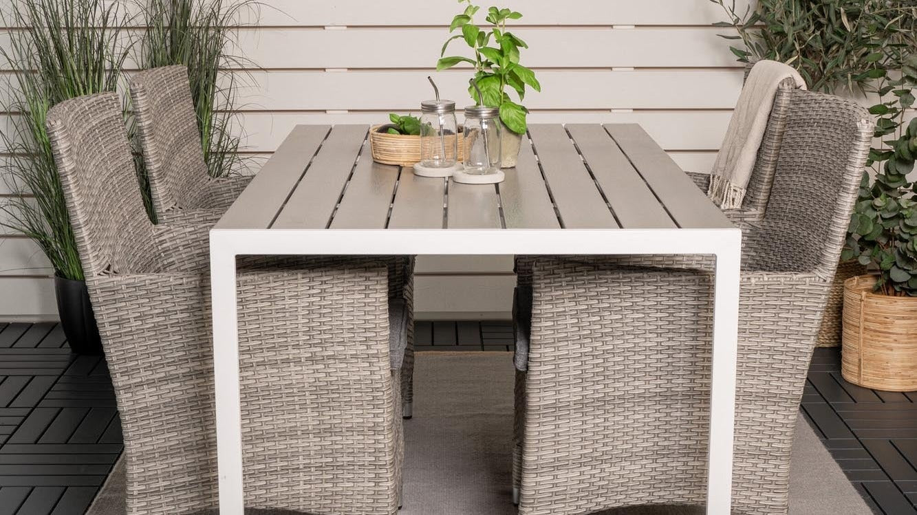 Malin Gartenstühle von Venture Home: modernes Design, wetterbeständig, komfortable Polsterung – stilvolle, pflegeleichte Stühle für den Garten.