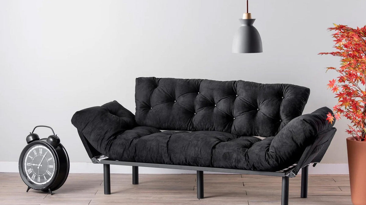 Nitta Triple Kollektion: Stilvolle, nachhaltige Sofas mit klaren Linien, hohem Komfort und individueller Gestaltung für moderne Wohnräume.