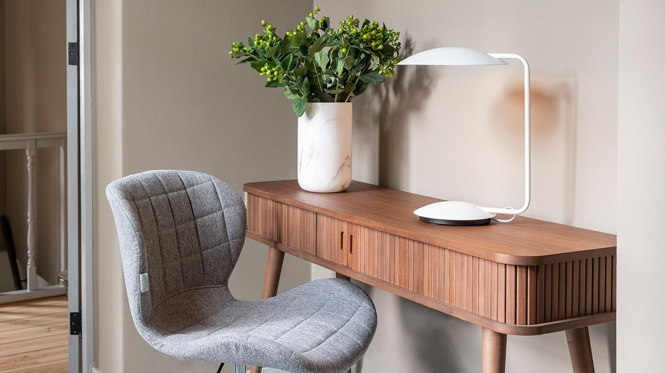 Entdecke die stilvollen OMG Stühle von Zuiver – modernes Design, hoher Komfort und Vielfalt für dein Zuhause. Perfekt für jeden Raum!