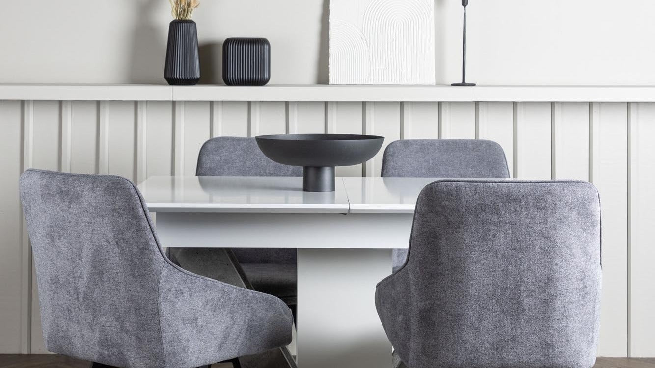 Entdecke die eleganten Rosie-Stühle von Venture Home – stilvoll, komfortabel und vielseitig für Esszimmer, Wohnzimmer und Flur.