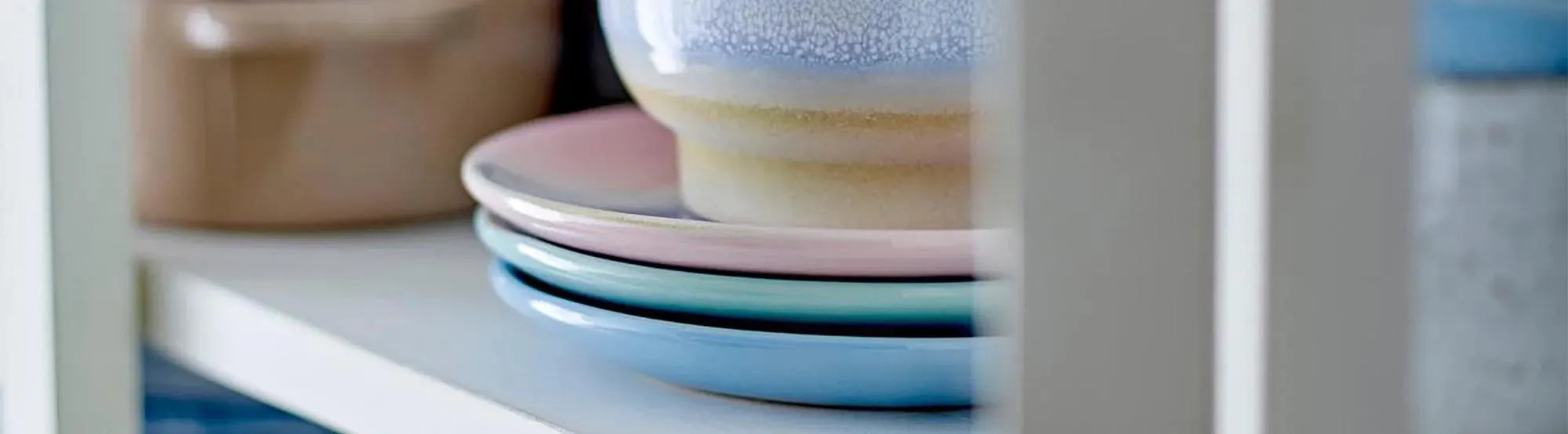 Entdecke die eleganten Safie Tassen von Bloomingville: handgefertigt, einzigartig und perfekt für jeden Tag. Skandinavisches Design für dein Zuhause!