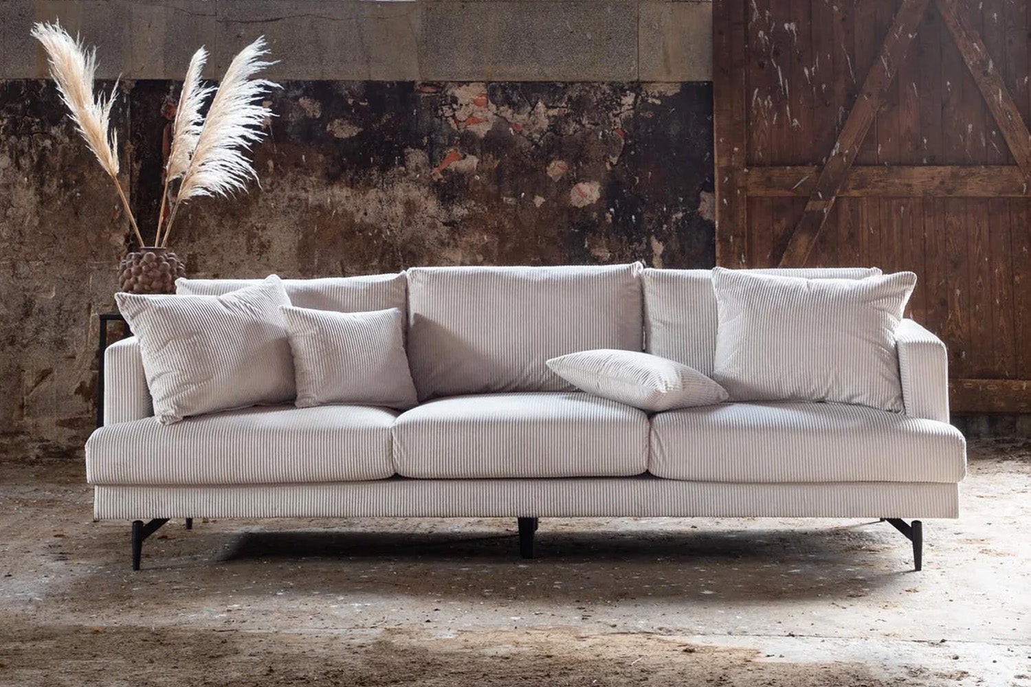 Die Sofia Venture Home Kollektion vereint stilvolle, nachhaltige Wohnaccessoires in vielfältigen Designs, die jedem Raum eine elegante Atmosphäre verleihen.