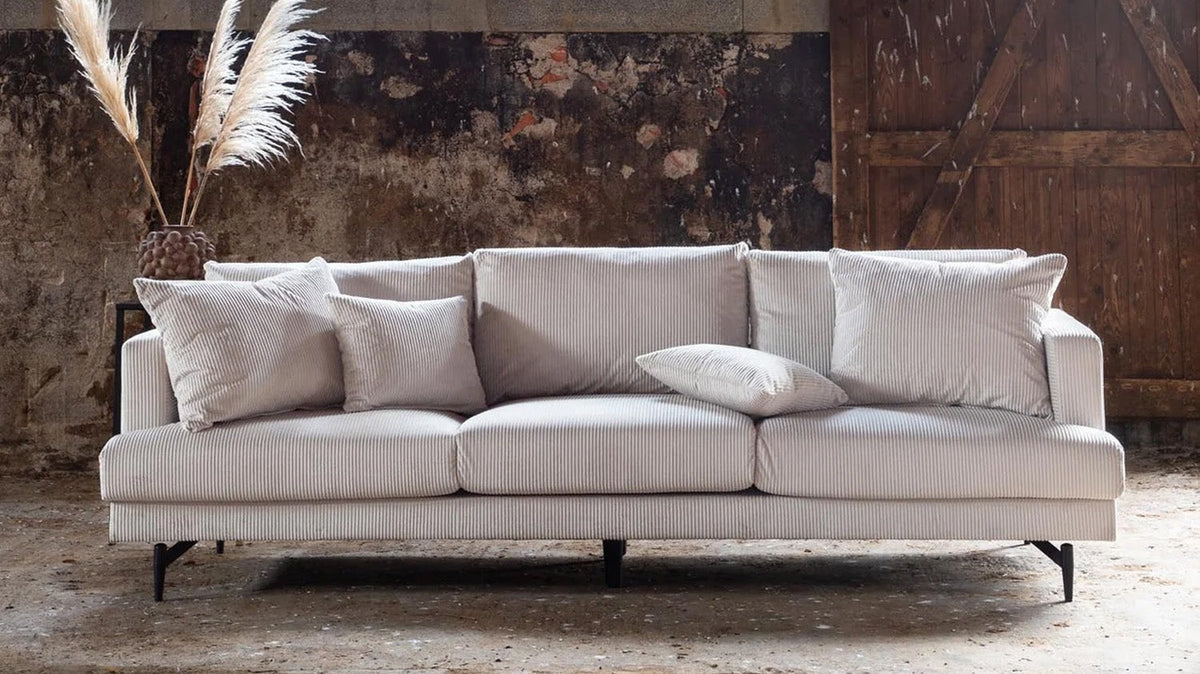 Die Sofia Venture Home Kollektion vereint stilvolle, nachhaltige Wohnaccessoires in vielfältigen Designs, die jedem Raum eine elegante Atmosphäre verleihen.