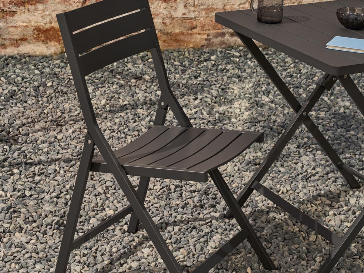 Elegante Torreta Kollektion von Kave Home: stilvolle Möbel mit modernem Design und warmen Holztönen.