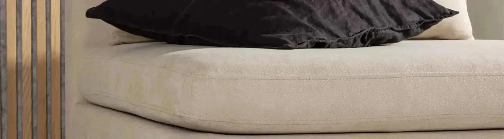 Entdecke die stilvollen Sofas der Venture Home Zero-Kollektion: modernes Design, minimalistische Ästhetik, bequeme Polsterung und vielfältige Auswahl für jedes Zuhause.