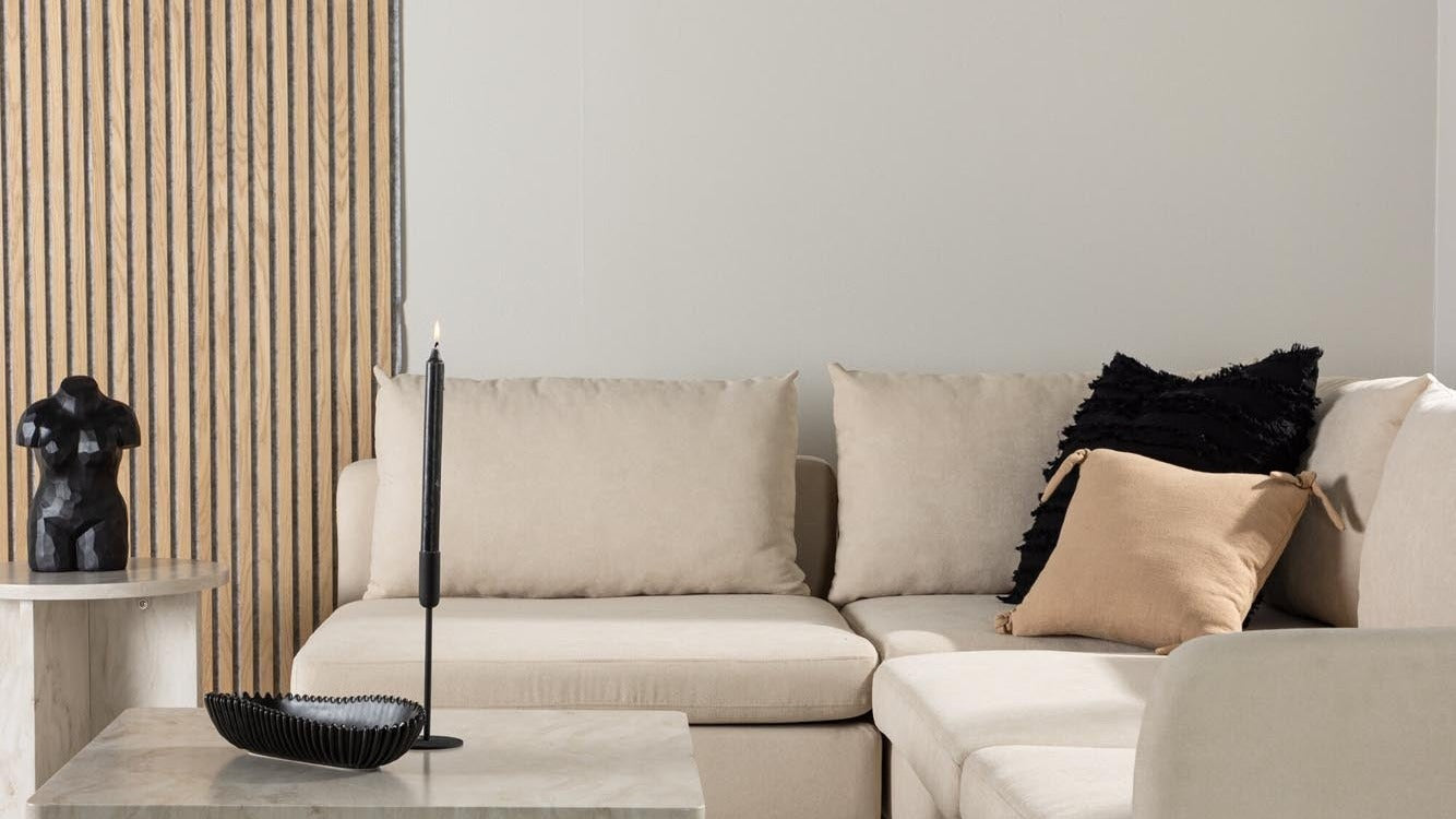 Entdecke die stilvollen Sofas der Venture Home Zero-Kollektion: modernes Design, minimalistische Ästhetik, bequeme Polsterung und vielfältige Auswahl für jedes Zuhause.