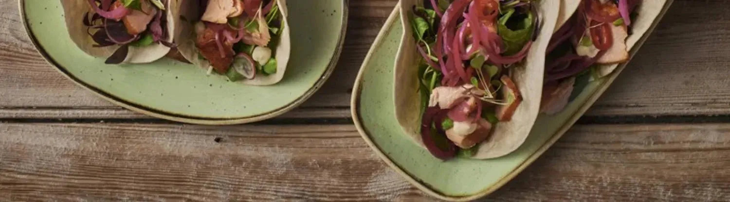 Entdecke die Stonecast Kollektion von Churchill: rustikales Geschirr mit handgefertigter Optik, ideal für kreative Tischarrangements und jeden Anlass.