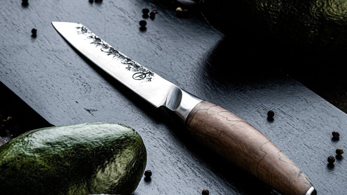 Küchenmesser der Katai Serie von Forged mit Klingen aus fünflagig handgeschmiedetem japanischem VG10-Stahl