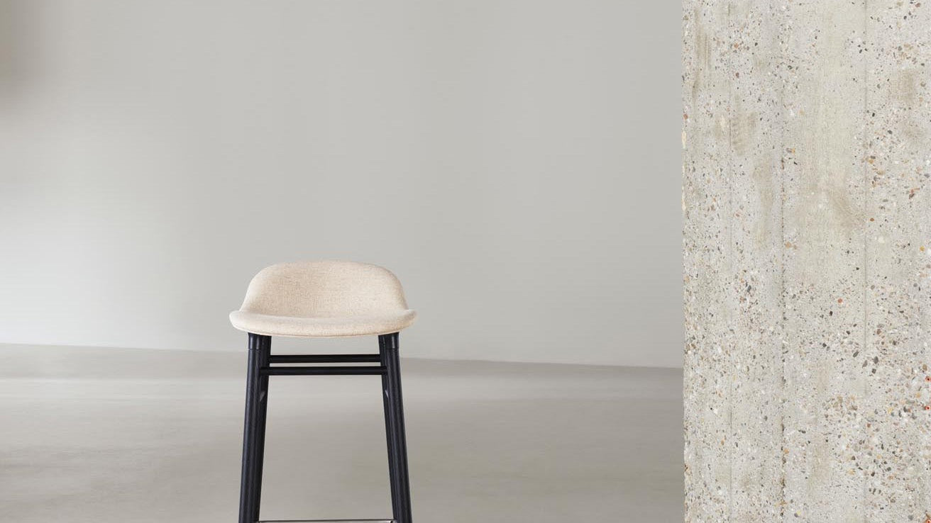 Entdecke die Form Kollektion von Normann Copenhagen: Minimalistisches skandinavisches Design mit klaren Linien, hochwertigen Materialien und funktionaler Ästhetik.