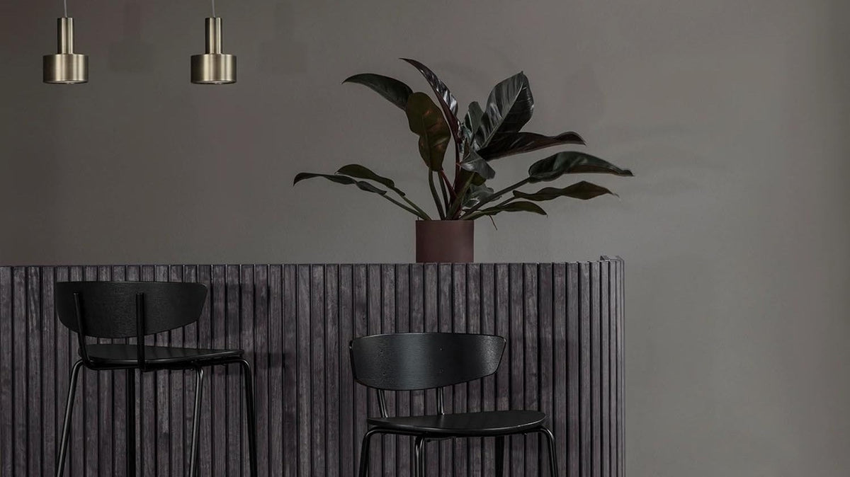 Entdecke die Herman Kollektion von Ferm Living: stilvolle Stühle und Sessel, die skandinavisches Design mit modernem Komfort vereinen.