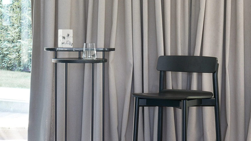 Arche Barhocker von Tamo aus Holz mit zeitloser, klarer Form