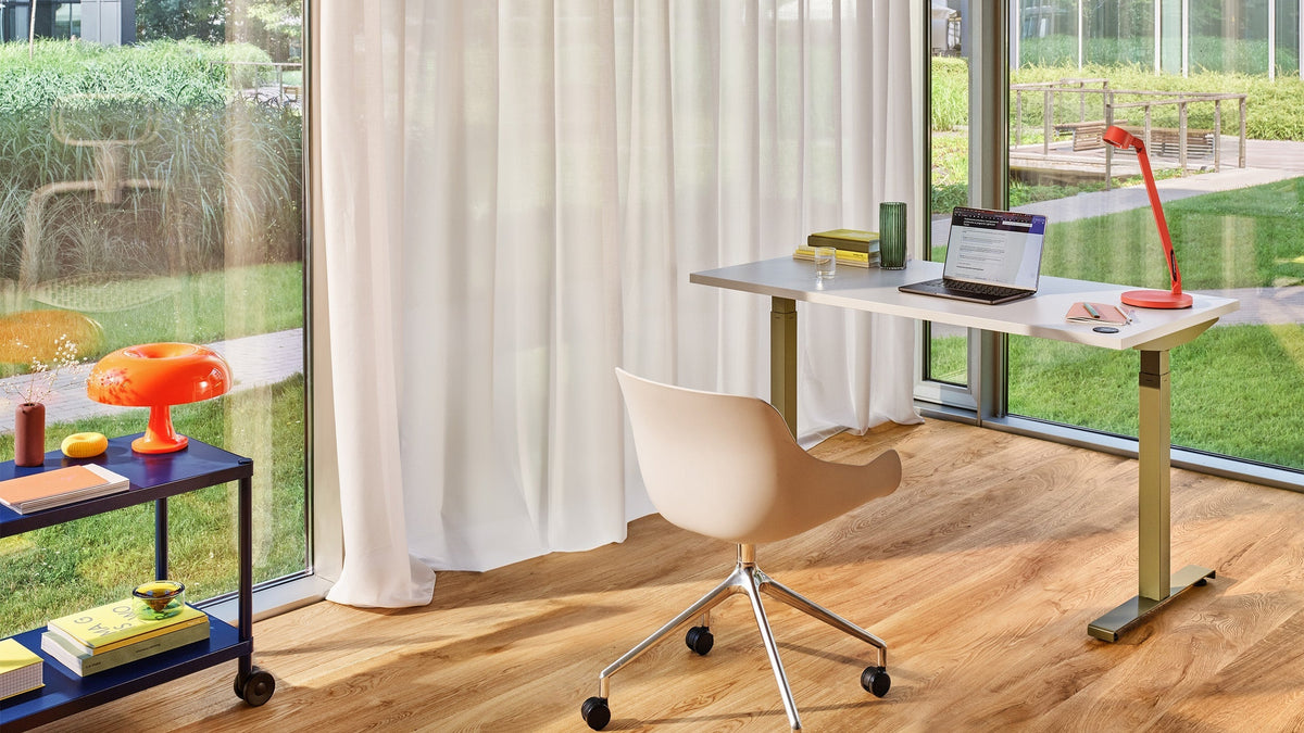 Entdecke stilvolle, funktionale und ergonomische Möbel für dein Home Office. Hochwertige Bürostühle, Schreibtische und Aufbewahrungslösungen bei KAQTU.
