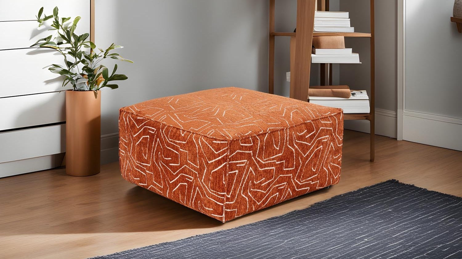 Die Lora Pouffe Kollektion vereint elegantes Design, hochwertige Materialien und vielseitige Einsatzmöglichkeiten für ein stilvolles und komfortables Zuhause.