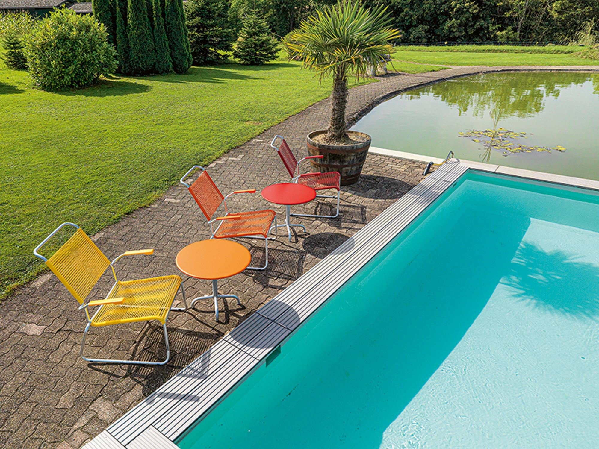 Eleganter Bestseller Gartensessel in modernem Design, ideal für entspannte Stunden im Garten oder auf der Terrasse.