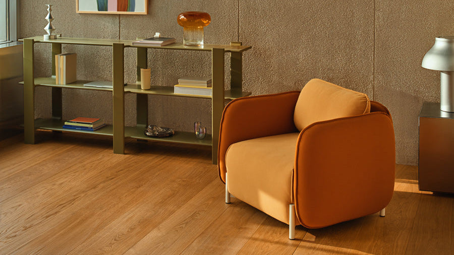 Linka Lounge-Sessel von MDD in einem modern eingerichteten Aufenthaltsbereich