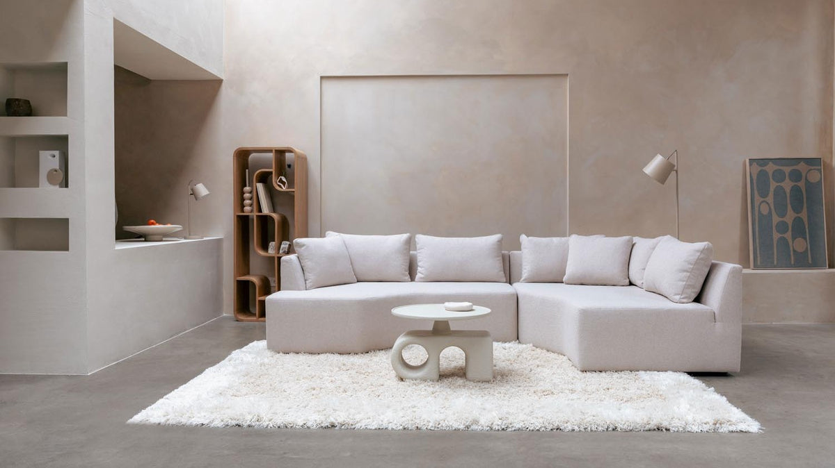 Elegantes Zuiver Sofa in modernem Design, gepolstert mit hochwertigem Stoff, ideal für stilvolle Wohnräume.