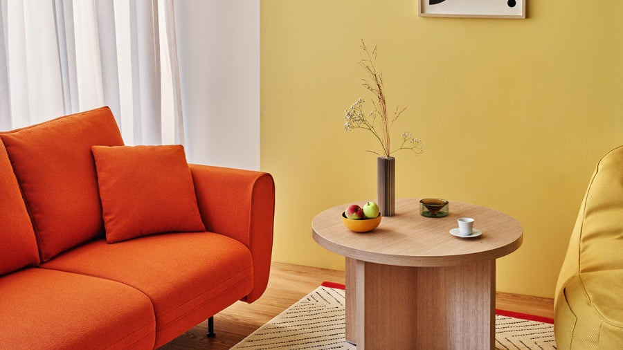 Quando Couchtisch von MDD mit eleganter Oberfläche und klarer Form
