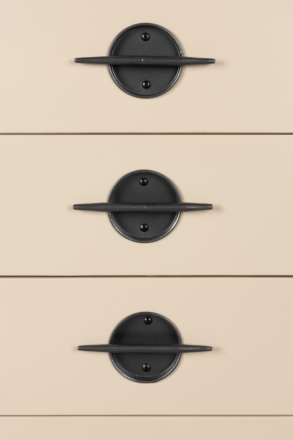 Edson Cabinet: Moderner Schrank mit Holz und Metall, bietet viel Stauraum und passt in jeden Raum.