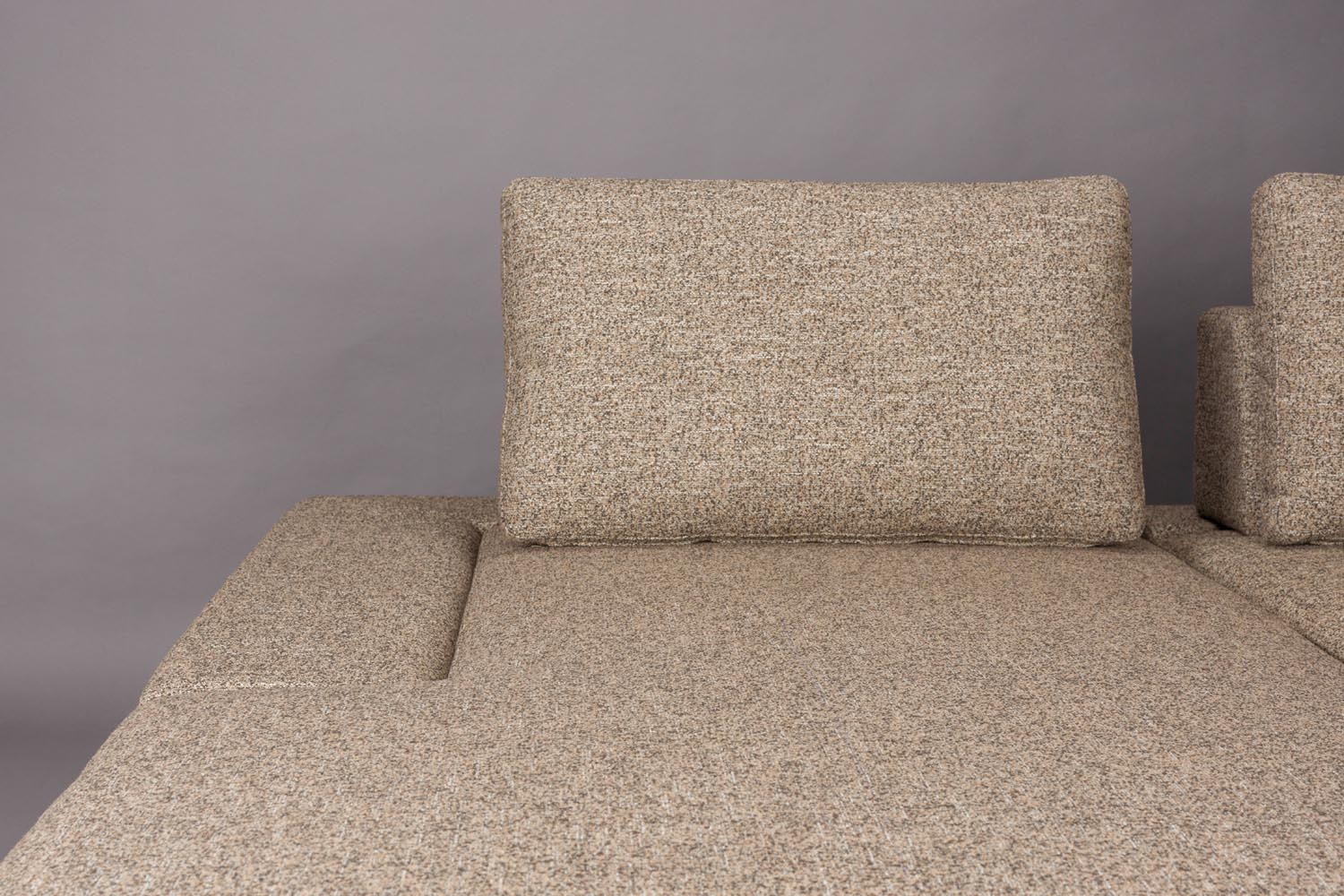 Stilvolles Shelly Sofa von Dutchbone mit luxuriösem Samtbezug und linker Chaiselongue – ideal für Komfort und Eleganz in Ihrem Zuhause.