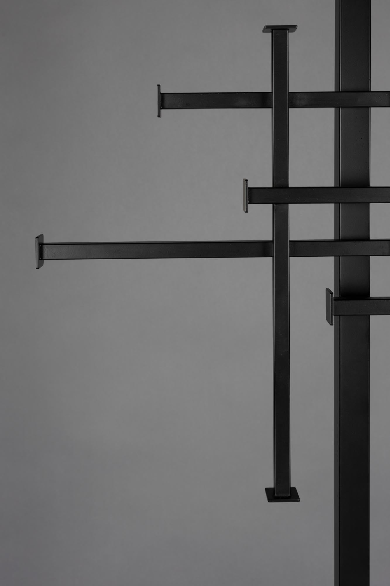 Moderner Rumex Garderobenständer von Dutchbone, stilvoll und praktisch, ideal für die Organisation in jedem Wohnraum.