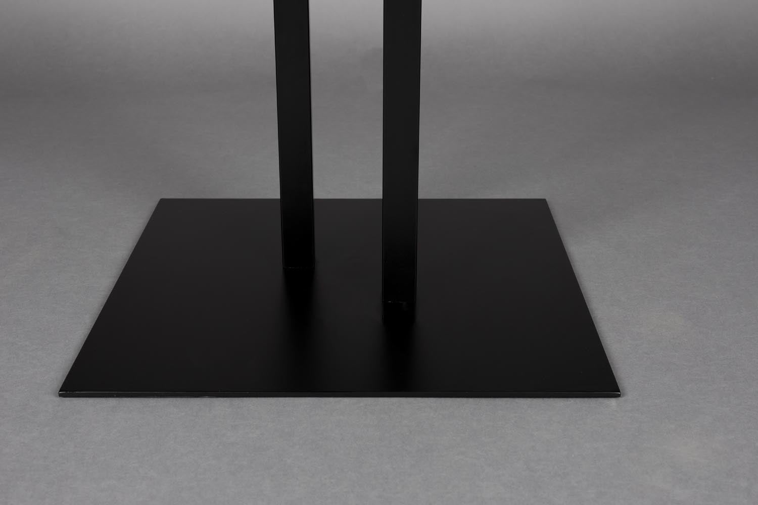 Moderner Rumex Garderobenständer von Dutchbone, ideal für stilvolle Ordnung und praktisches Design in Ihrem Wohnbereich.