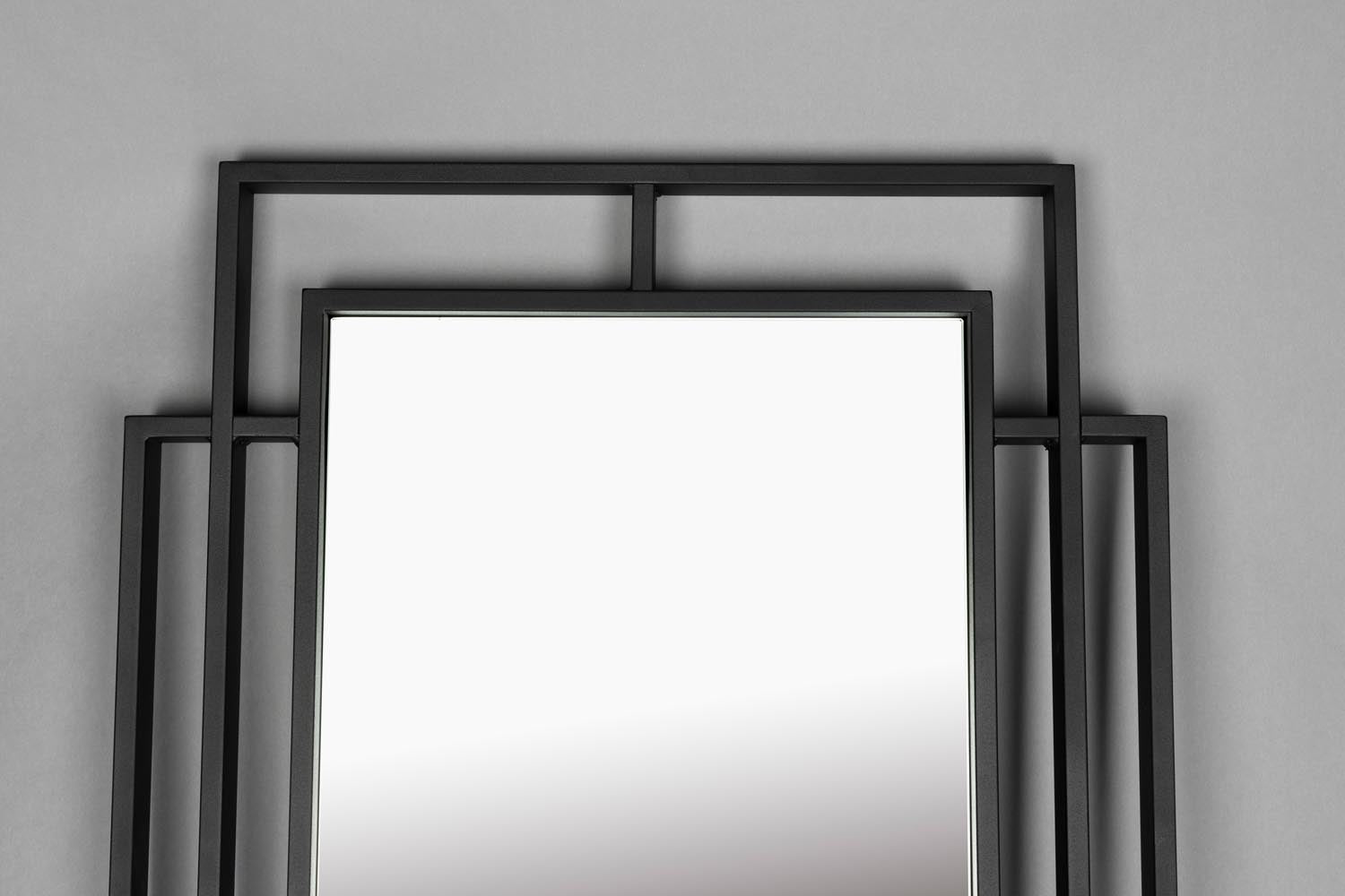 Der Ramsey Spiegel von Dutchbone kombiniert modernes Design mit Funktionalität und verleiht jedem Raum einen eleganten Touch.