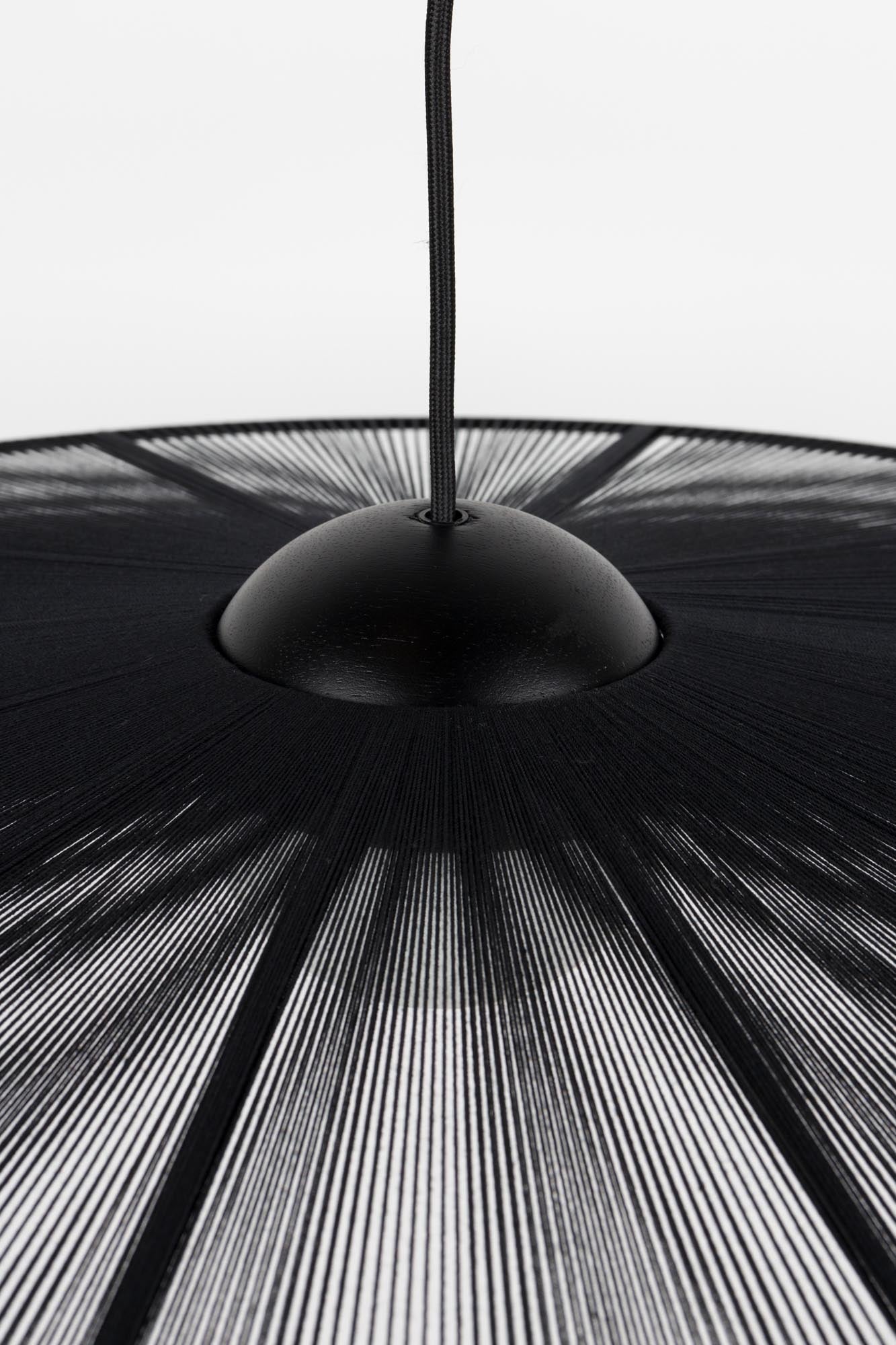 Die Zuiver Pendelleuchte Belle L vereint modernes Design mit Qualität, ideal für elegante und zeitgemässe Wohnräume.