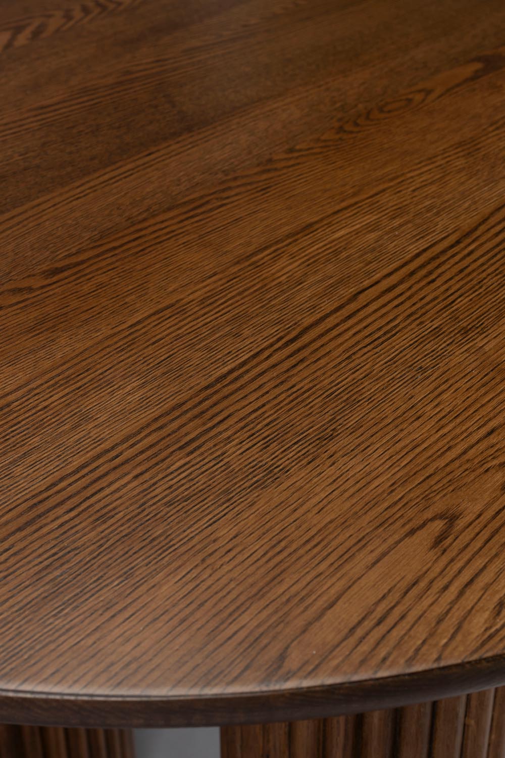 Dean Esstisch von Dutchbone: Eleganz trifft Funktionalität im Esszimmer.