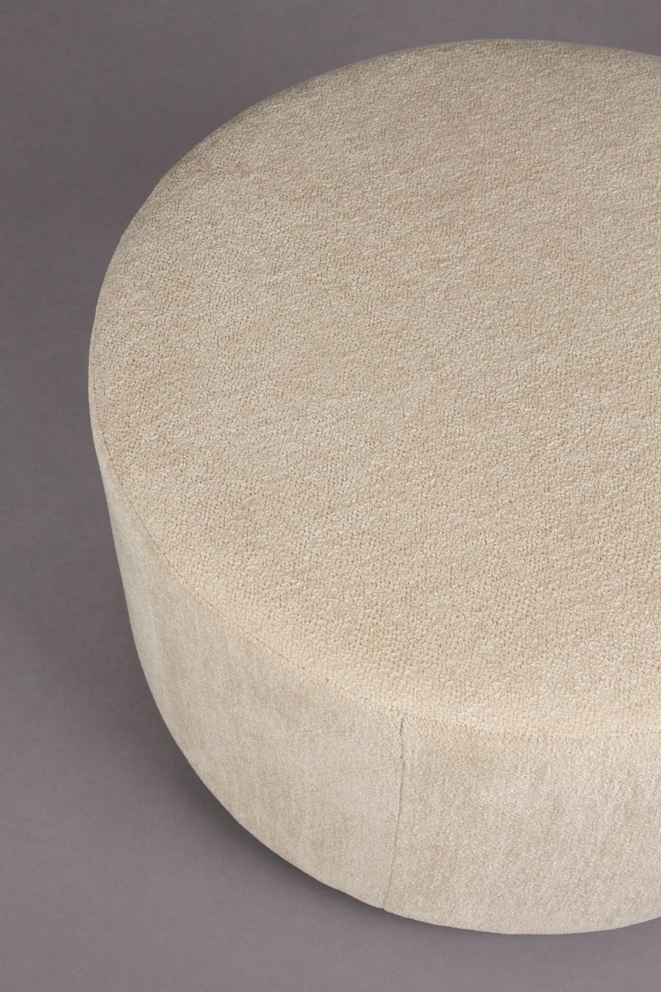 Der Rocca Pouf von Dutchbone besticht durch modernes Design, hochwertige Materialien und vielseitige Einsatzmöglichkeiten.