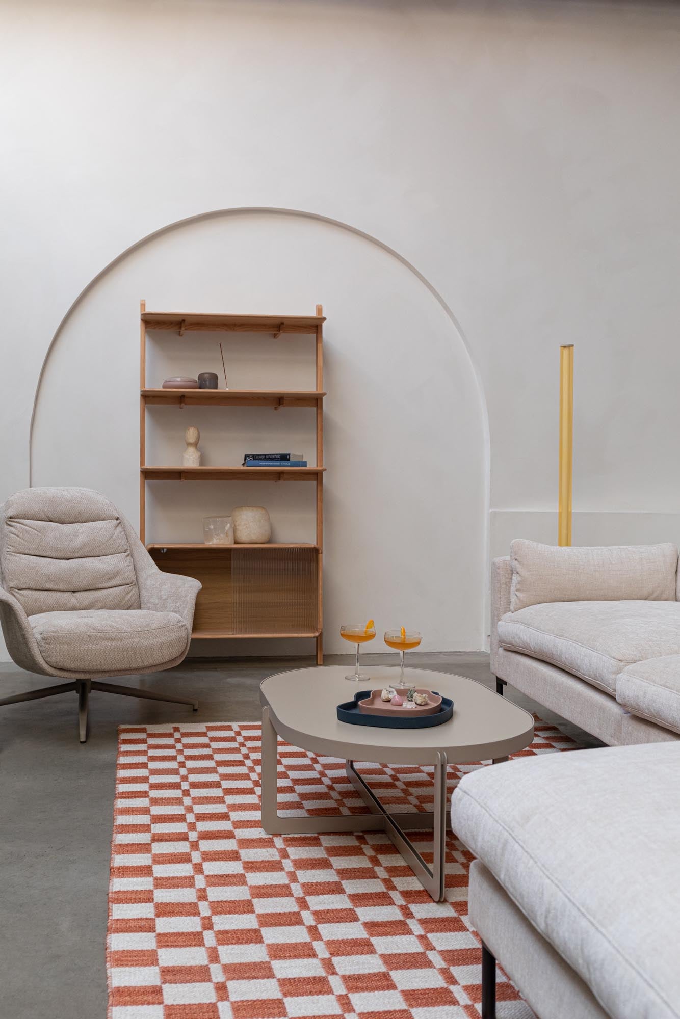 Das Regal Rise von Zuiver bietet eine elegante Lösung für moderne Aufbewahrung mit Stil und Funktionalität.