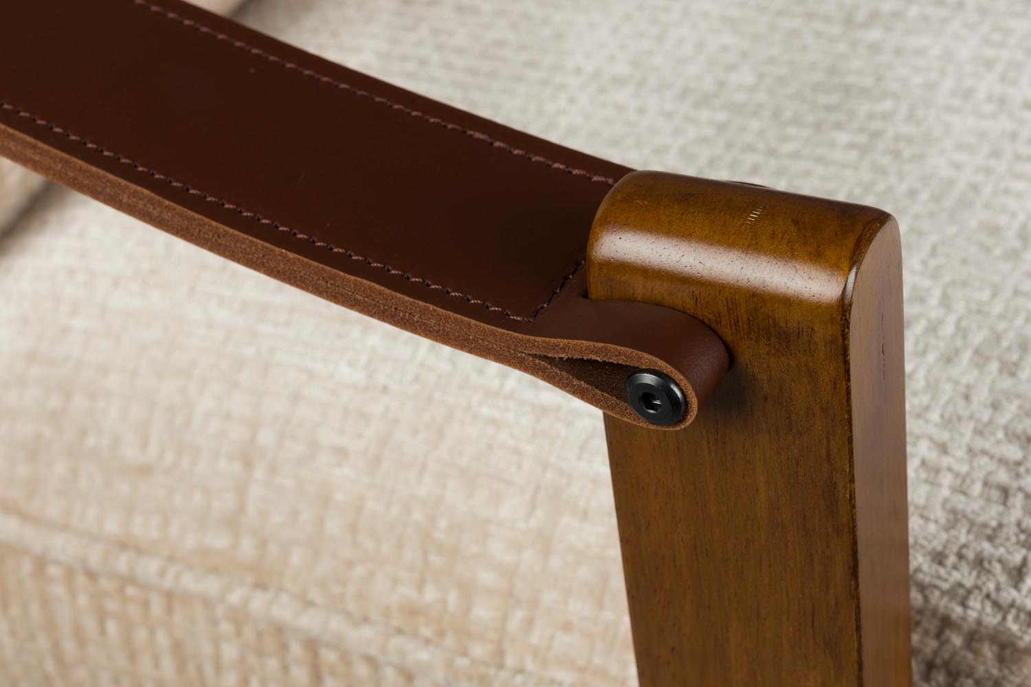 Der Loungesessel Washington von Dutchbone bietet zeitloses Design, hohen Komfort und hochwertige Verarbeitung für Ihr Zuhause.