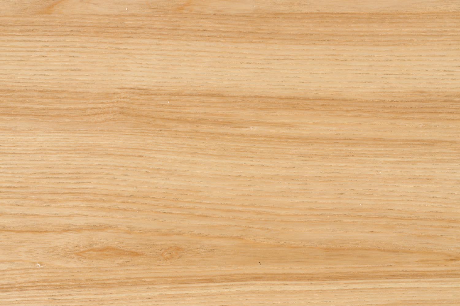 Der Tisch Sticks von Zuiver überzeugt mit schlichtem Design, klaren Formen und passt perfekt in zeitgemässe Wohnkonzepte.