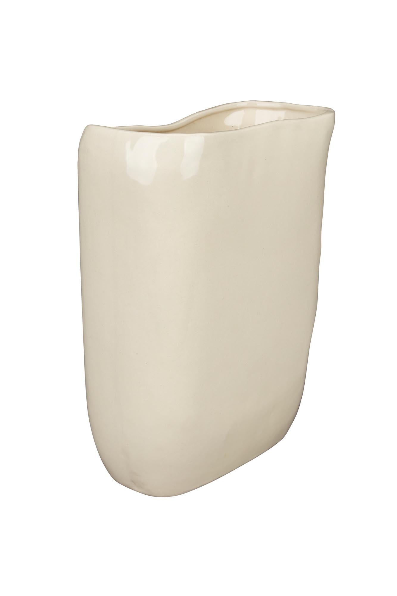 Die Dutchbone Vase Edna M überzeugt mit ihrem zeitlosen Design und ihrer stilvollen Ästhetik, perfekt für moderne Interieurs.