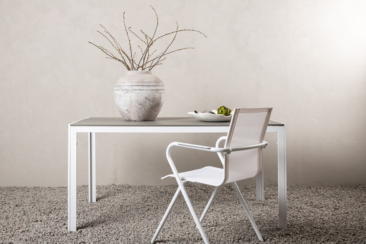 Break Gartentisch in Grau präsentiert im Onlineshop von KAQTU Design AG. Gartentisch ist von Venture Home