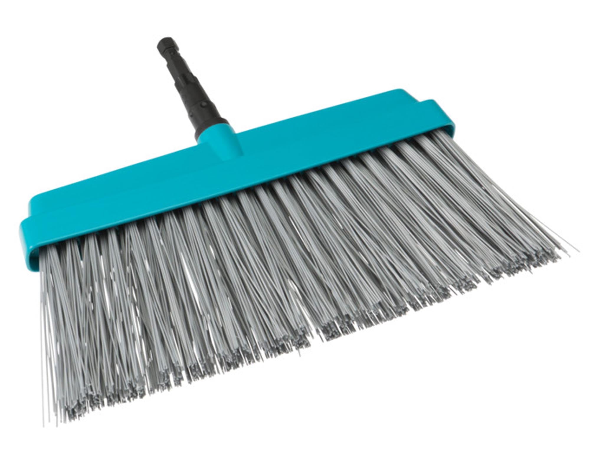 GARDENA Terrassenbesen Combi 25.5 cm: Ideal für die Reinigung von Terrassen und Balkonen. Robuste Kunststoffborsten für effektive Sauberkeit.